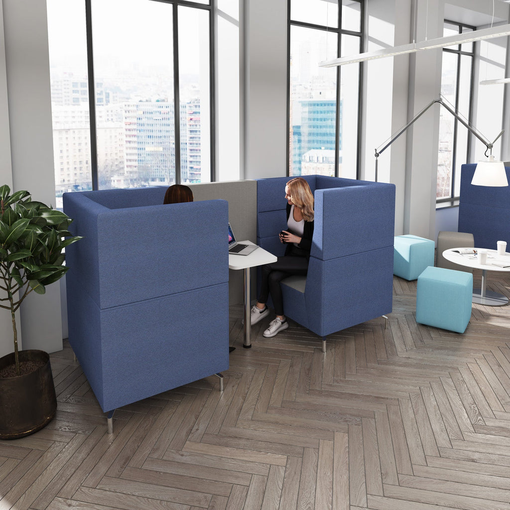 Alban Pod private meeting booth