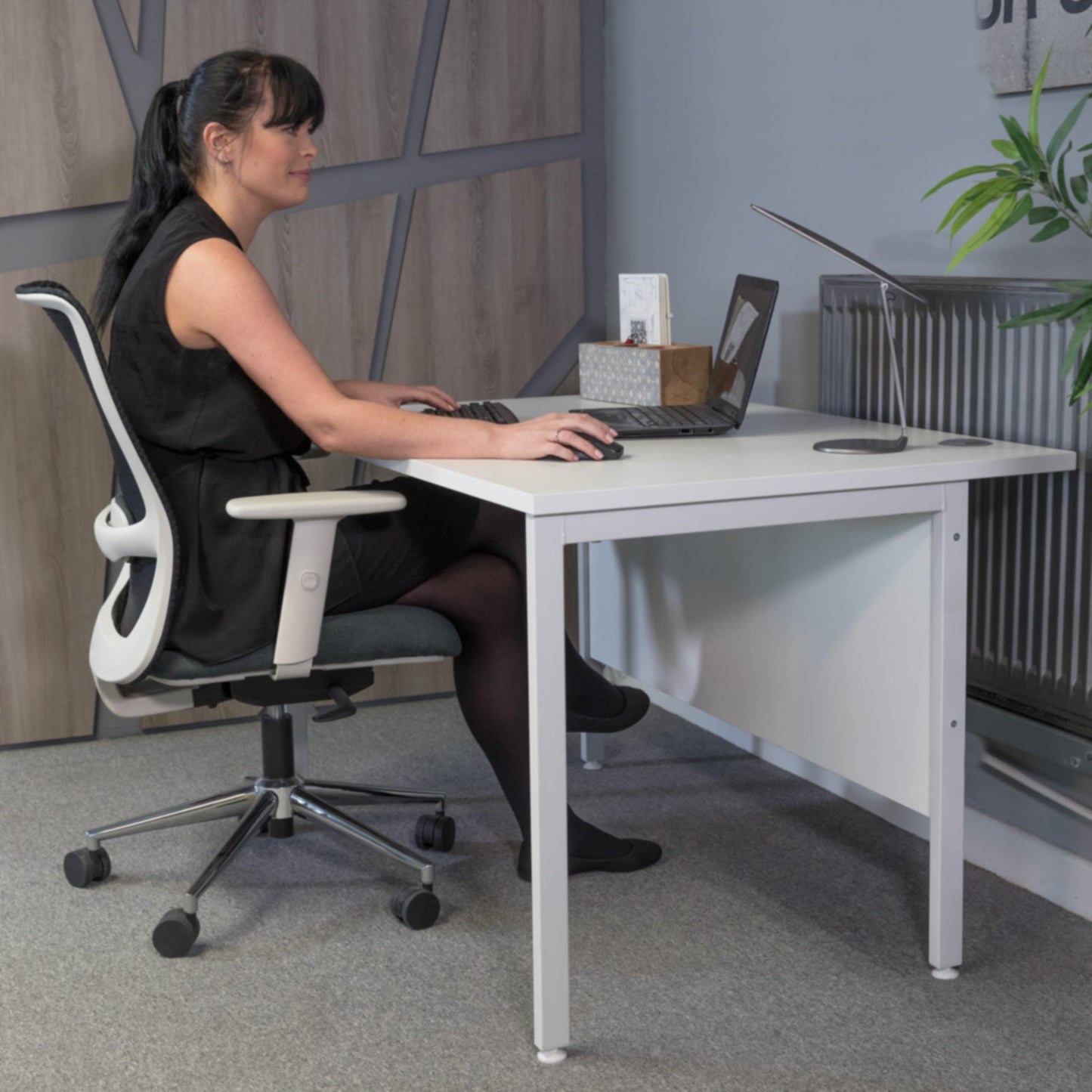 Arcade mesh back operator chair