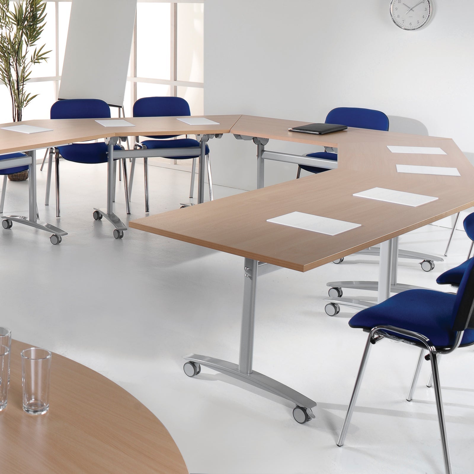Rectangular deluxe flip top meeting table