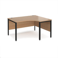 Maestro 25 bench right hand ergonomic desk