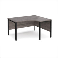 Maestro 25 bench right hand ergonomic desk