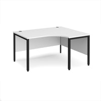 Maestro 25 bench right hand ergonomic desk