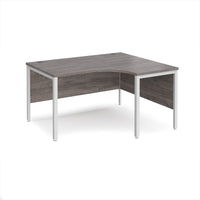 Maestro 25 bench right hand ergonomic desk