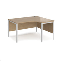 Maestro 25 bench right hand ergonomic desk