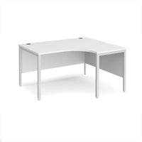 Maestro 25 bench right hand ergonomic desk