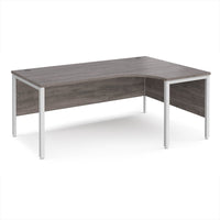 Maestro 25 bench right hand ergonomic desk