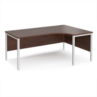Maestro 25 bench right hand ergonomic desk