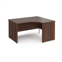 Maestro 25 panel end right hand ergonomic desk