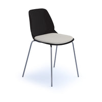 Strut chair with seat pad and chrome 4 leg frame