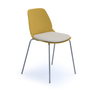 Strut chair with seat pad and chrome 4 leg frame
