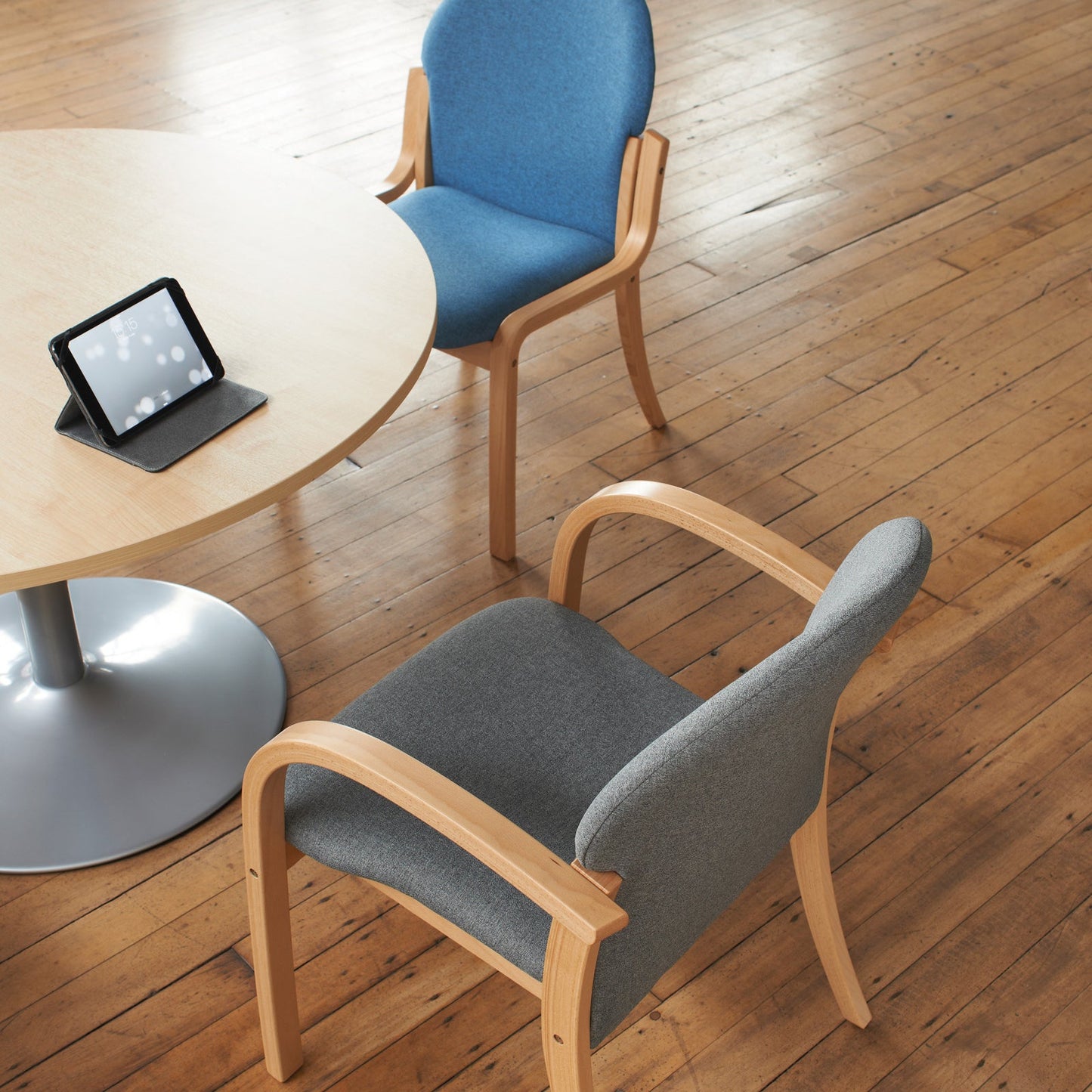 Tamar wooden frame conference chair