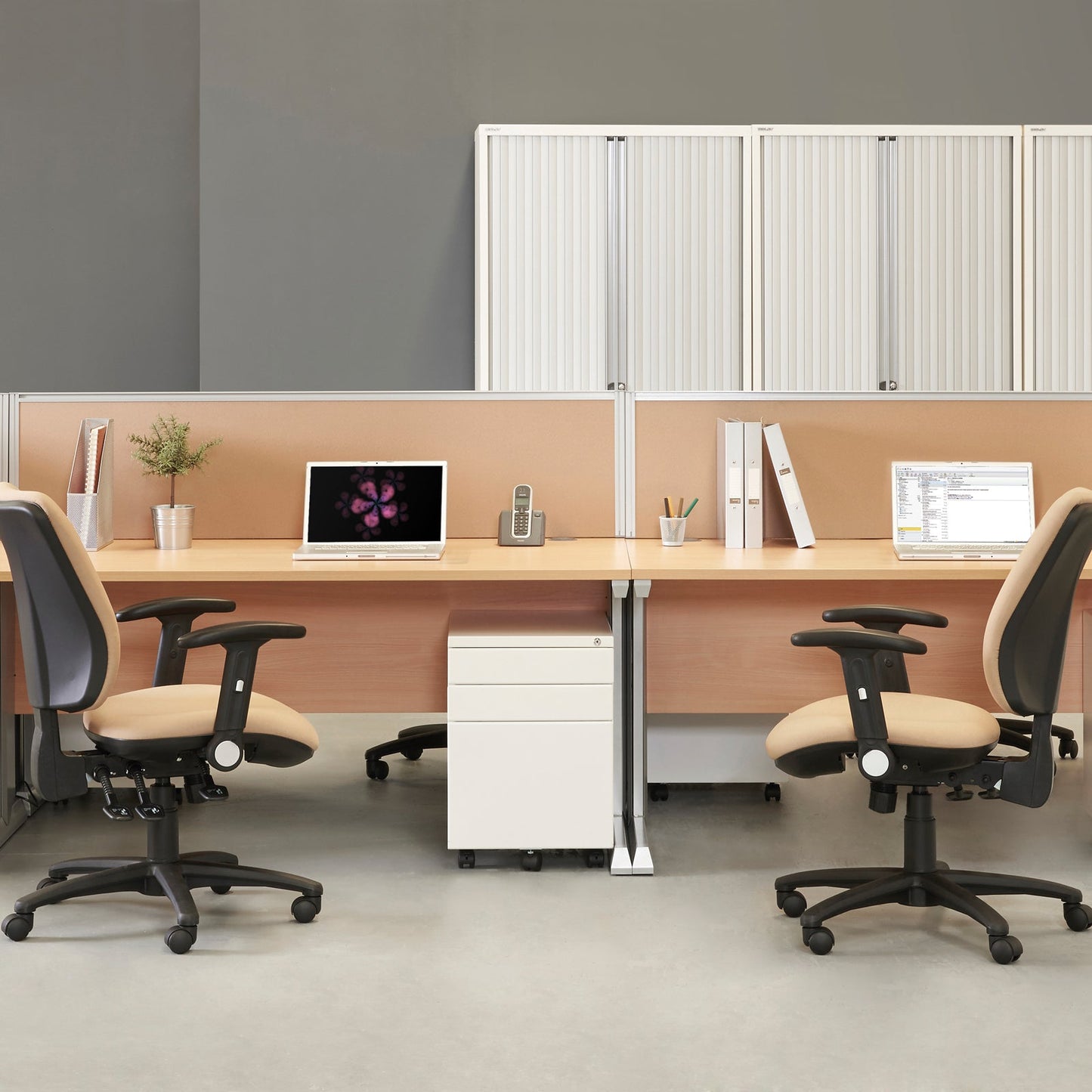 Vivo right hand ergonomic desk